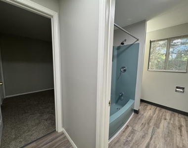 93 West - Photo Thumbnail 31