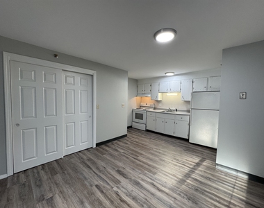 93 West - Photo Thumbnail 17