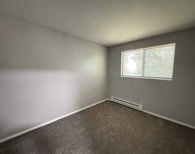 93 West - Photo Thumbnail 26