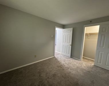93 West - Photo Thumbnail 20