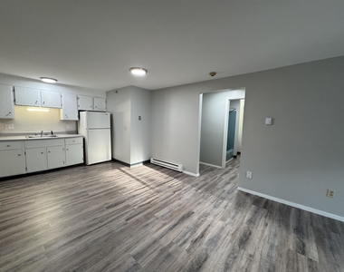93 West - Photo Thumbnail 11