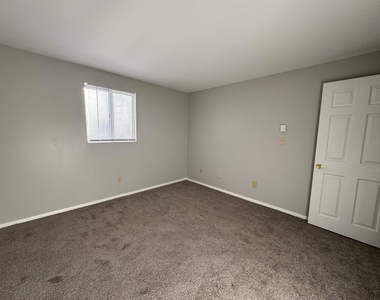 93 West - Photo Thumbnail 23