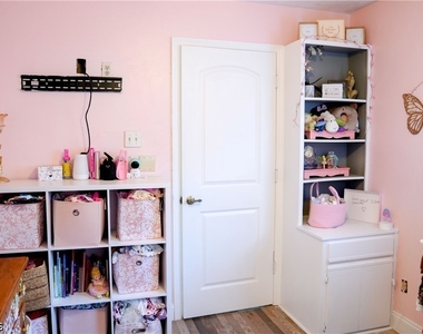 114 Greenwood Avenue - Photo Thumbnail 32