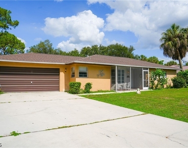 114 Greenwood Avenue - Photo Thumbnail 3