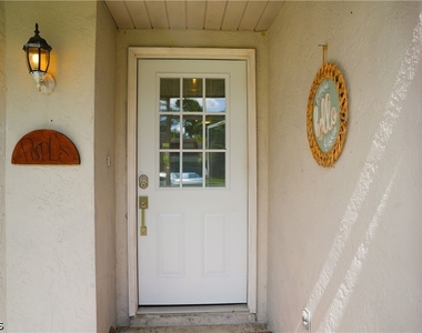 114 Greenwood Avenue - Photo Thumbnail 6