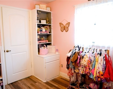 114 Greenwood Avenue - Photo Thumbnail 31