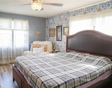 114 Greenwood Avenue - Photo Thumbnail 24