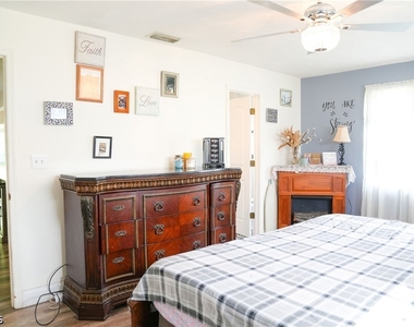 114 Greenwood Avenue - Photo Thumbnail 29