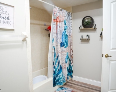 114 Greenwood Avenue - Photo Thumbnail 15