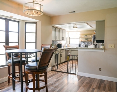 114 Greenwood Avenue - Photo Thumbnail 7
