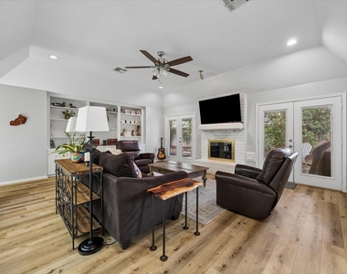 12107 Burgoyne Drive - Photo Thumbnail 5