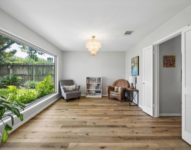 12107 Burgoyne Drive - Photo Thumbnail 7