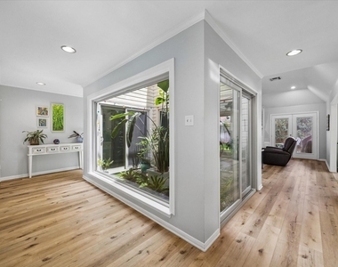 12107 Burgoyne Drive - Photo Thumbnail 4