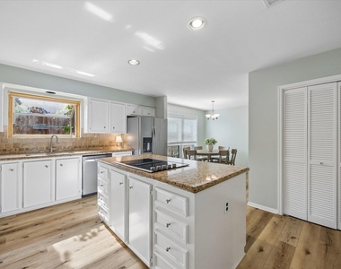 12107 Burgoyne Drive - Photo Thumbnail 8