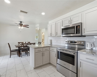 1446 Se 13th Street - Photo Thumbnail 12