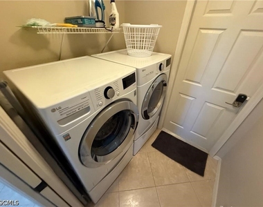 3005 Sw 8th Place - Photo Thumbnail 14