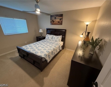 3005 Sw 8th Place - Photo Thumbnail 12