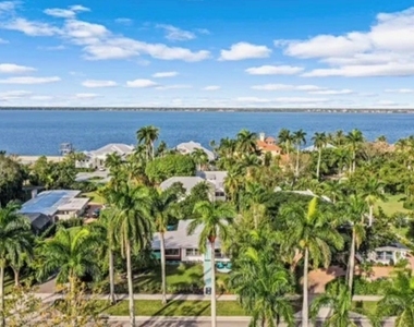 2710 Mcgregor Boulevard - Photo Thumbnail 27