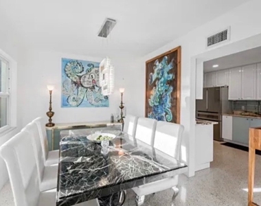 2710 Mcgregor Boulevard - Photo Thumbnail 19