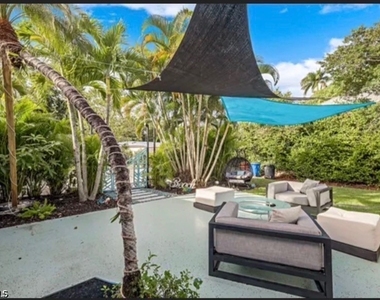 2710 Mcgregor Boulevard - Photo Thumbnail 10