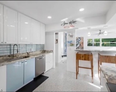 2710 Mcgregor Boulevard - Photo Thumbnail 21