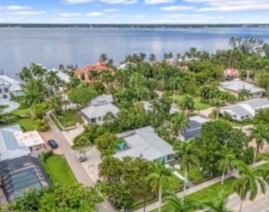 2710 Mcgregor Boulevard - Photo Thumbnail 6