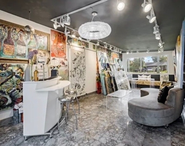 2710 Mcgregor Boulevard - Photo Thumbnail 11