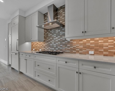 4810 Pelican Colony Boulevard - Photo Thumbnail 4