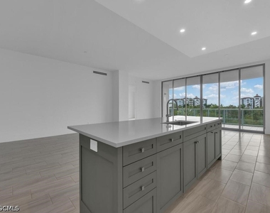 4810 Pelican Colony Boulevard - Photo Thumbnail 6