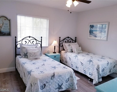 7774 Jewel Lane - Photo Thumbnail 15