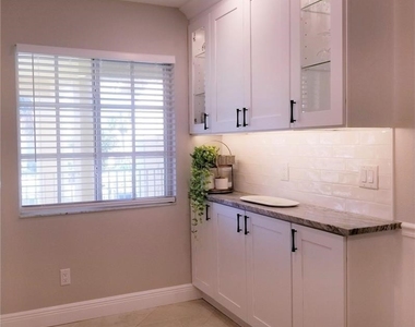 7774 Jewel Lane - Photo Thumbnail 3