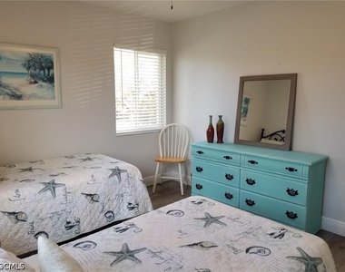 7774 Jewel Lane - Photo Thumbnail 16