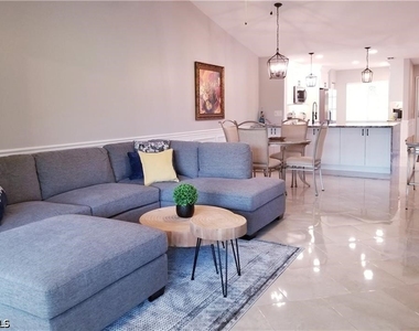7774 Jewel Lane - Photo Thumbnail 6