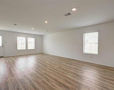 3426 Golden Amber Court - Photo Thumbnail 2