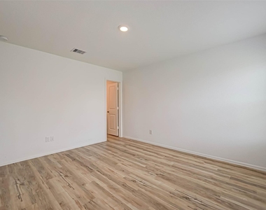 3426 Golden Amber Court - Photo Thumbnail 13
