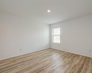3426 Golden Amber Court - Photo Thumbnail 12