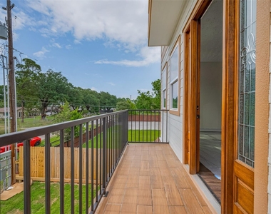 2206 Hoskins Drive - Photo Thumbnail 14