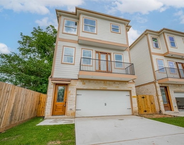 2206 Hoskins Drive - Photo Thumbnail 1