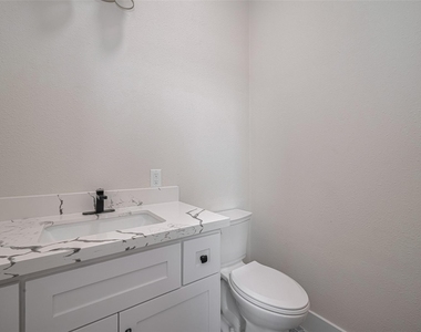 2206 Hoskins Drive - Photo Thumbnail 30