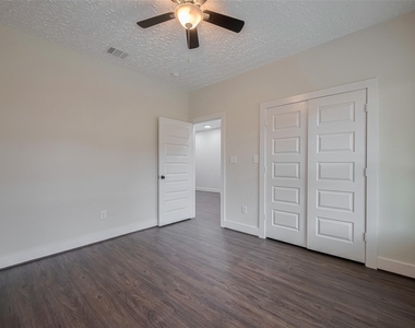 2206 Hoskins Drive - Photo Thumbnail 28