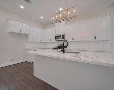2206 Hoskins Drive - Photo Thumbnail 33