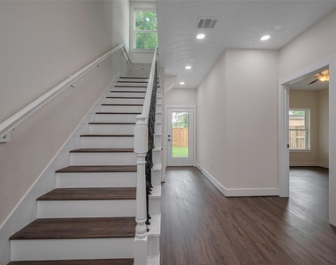2206 Hoskins Drive - Photo Thumbnail 40