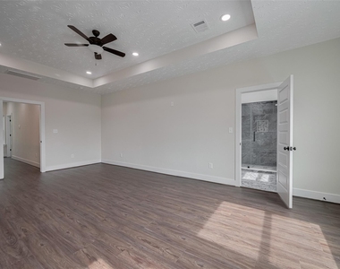 2206 Hoskins Drive - Photo Thumbnail 22