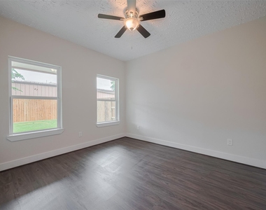 2206 Hoskins Drive - Photo Thumbnail 29