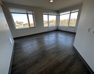 409 Elm - Photo Thumbnail 7