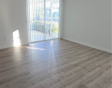 1404 Se 40th Street - Photo Thumbnail 10