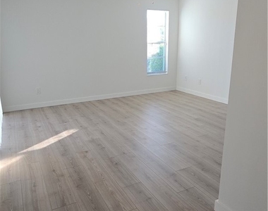 1404 Se 40th Street - Photo Thumbnail 18