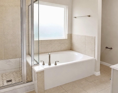 2232 Ivy Wall Drive - Photo Thumbnail 22