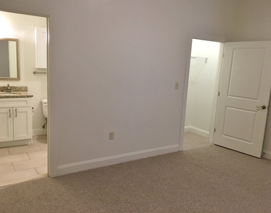 875 Elm - Photo Thumbnail 22