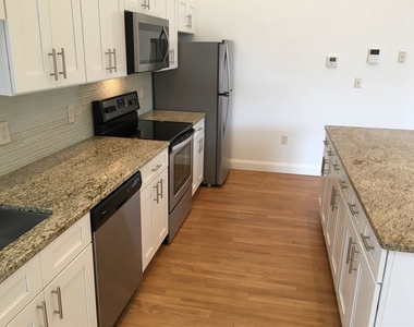 875 Elm - Photo Thumbnail 15